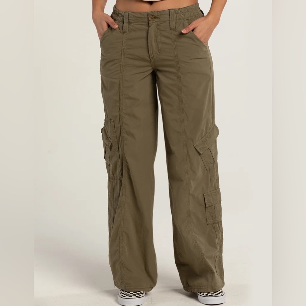 BDG Urban Outfitters Y2K Summer
Womens Cargo Pants